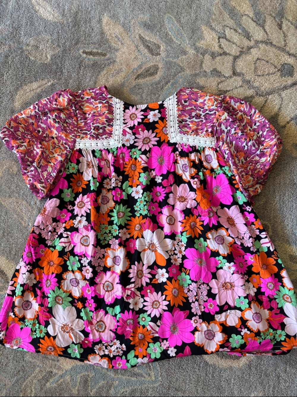 Floral Puff-Sleeve Smocked Yoke Blouse in Black & Pink